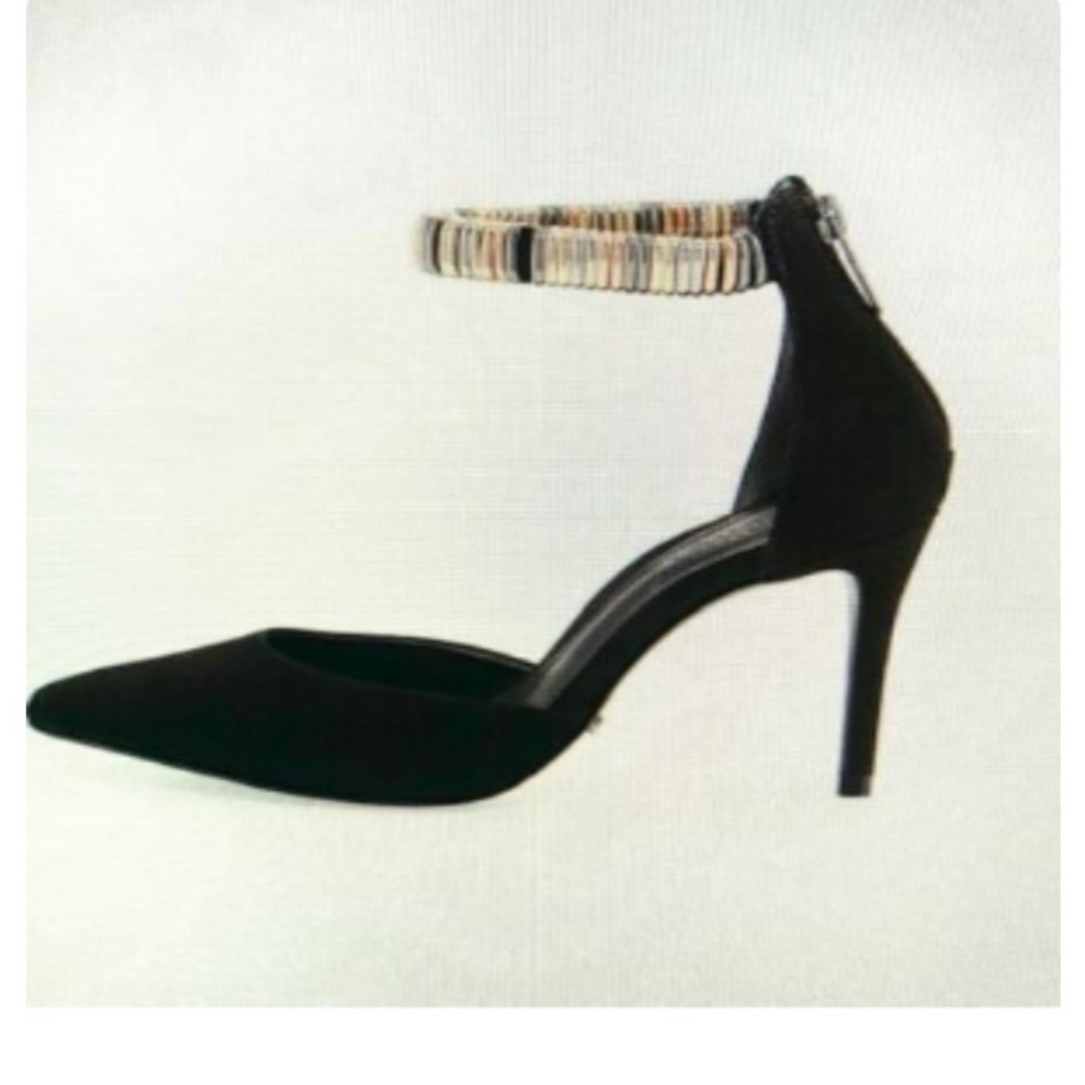 Brand new Schutz Fechado Salto Alto Pump